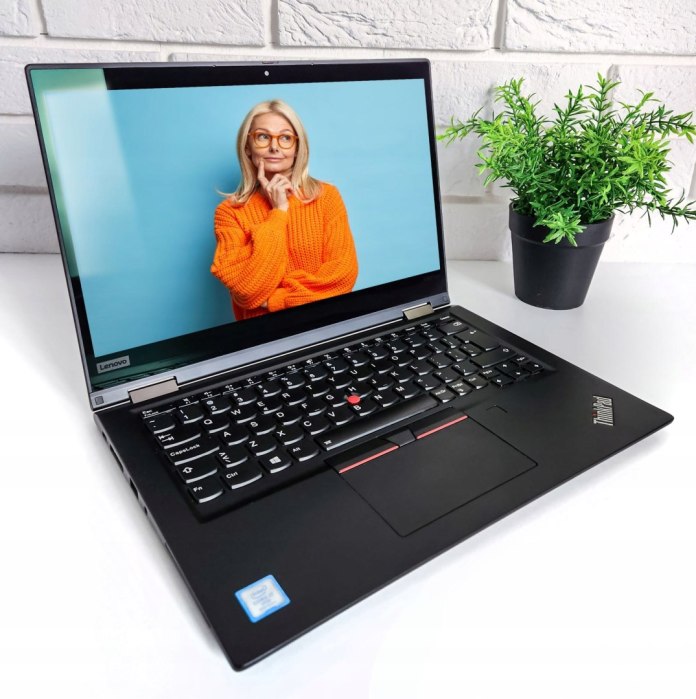 Laptop Lenovo ThinkPad X390 Yoga i7 - zdjęcie produktu